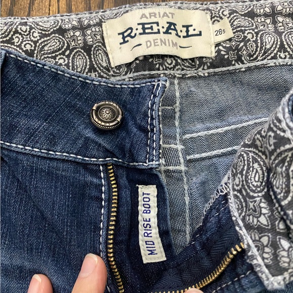 Ariat R.E.A.L Entwined Mid-Rise Bootcut Jeans - Picture 12 of 15